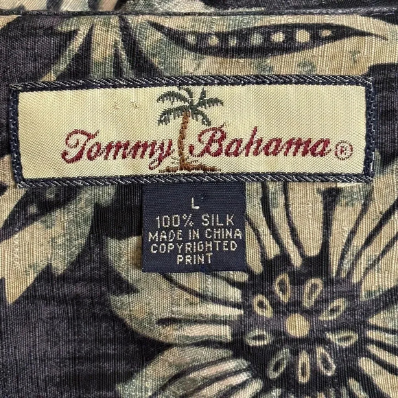 TOMMY BAHAMA Hawaiian Floral Print Short Sleeve Silk Button Up Aloha Shirt Large - Picture 11 of 14